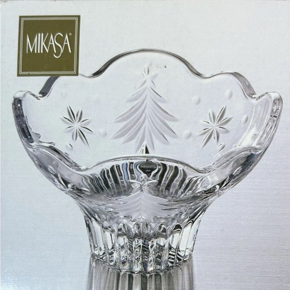 Mikasa Clear Crystal Bowl with Star and Tree Etching Vintage New in Original Box